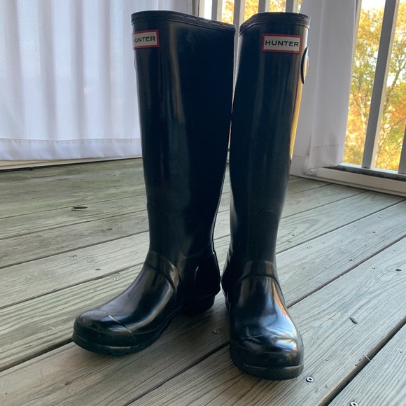 hunter original tall gloss rain boots black